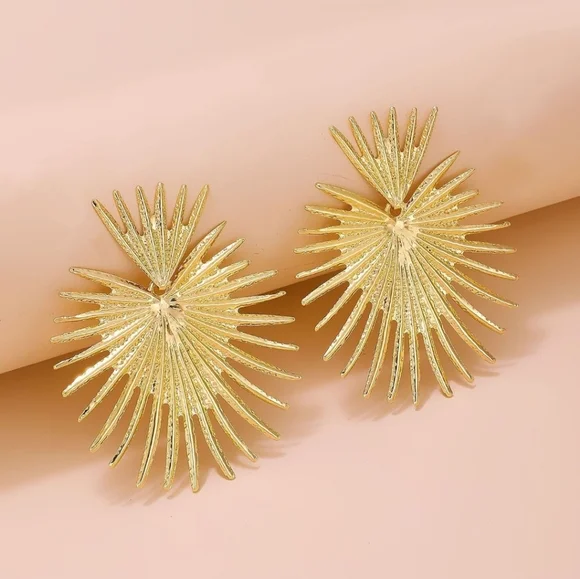 Women's Bohemian Gold Hypoallergenic Stud | Sunflower Designed Earrings - Picture 6 of 6